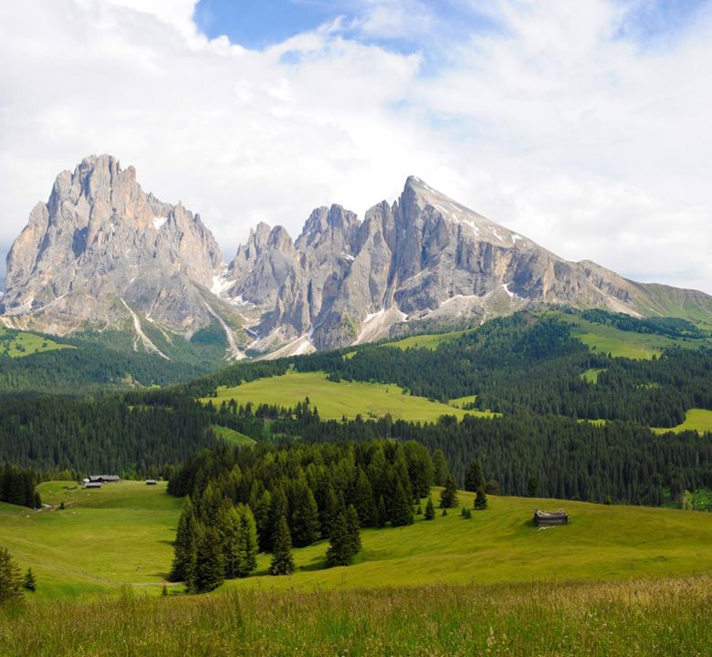 seiser-alm-blick-auf-lang-und-plattkofel-seiser-alm-marketing-laurin-moser